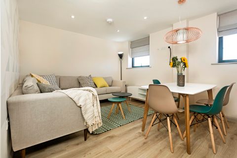 Corner House, Cathays CF24, Room to rent