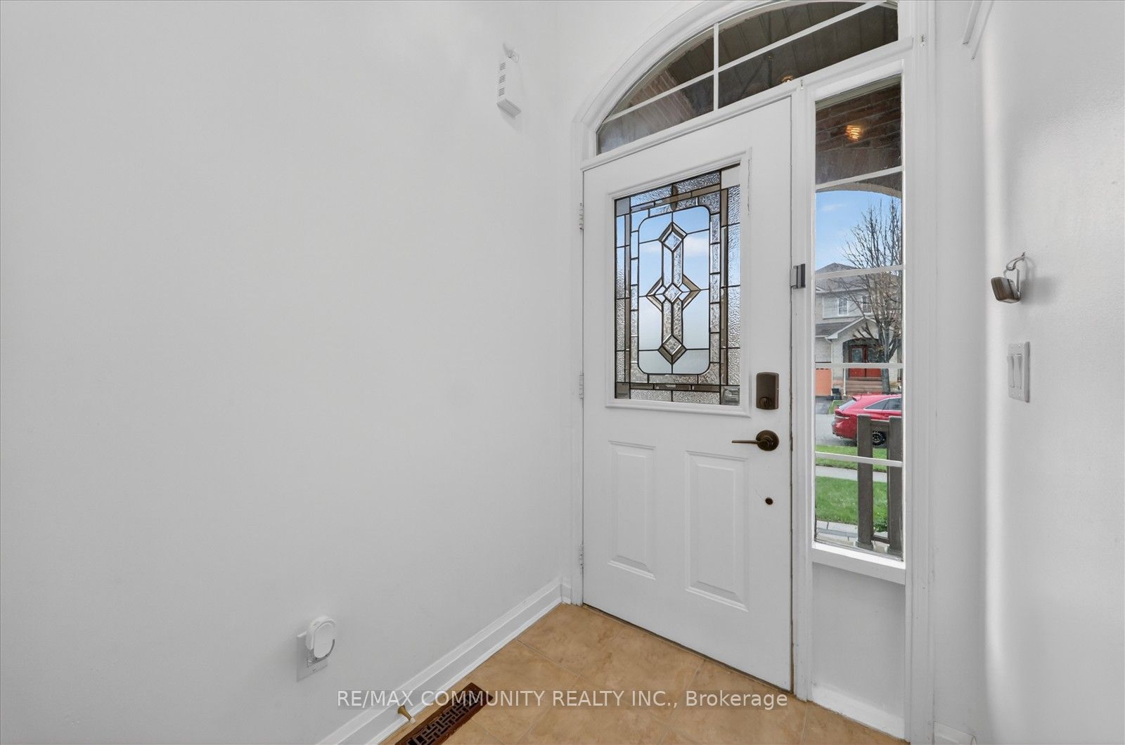 Additional image 6 of 25 Loughlin Hill Crescent E, Ajax, ON, L1Z 1P8