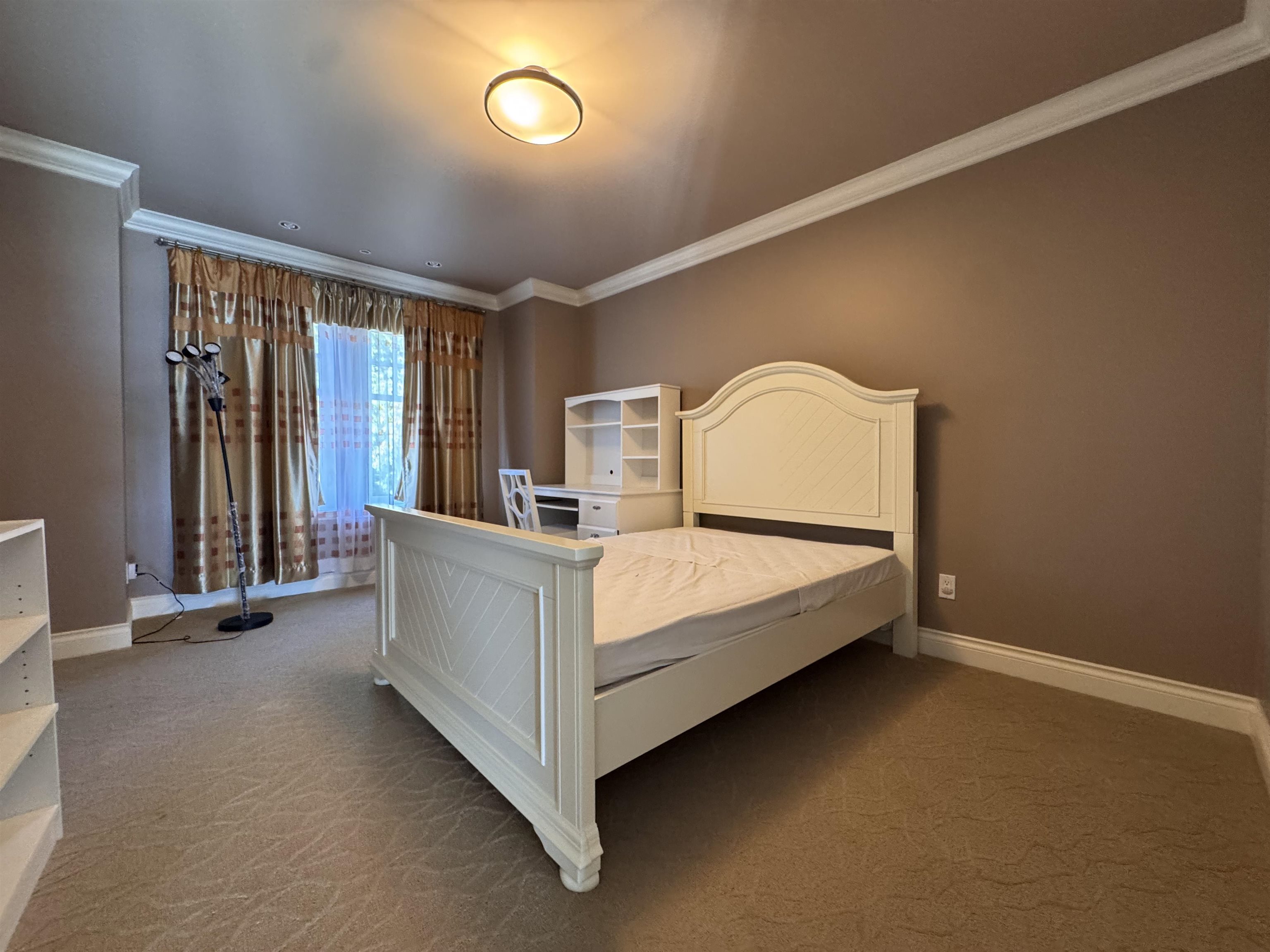 Additional image 5 of 13136 Marine Drive, Surrey, BC, V4A 1E7