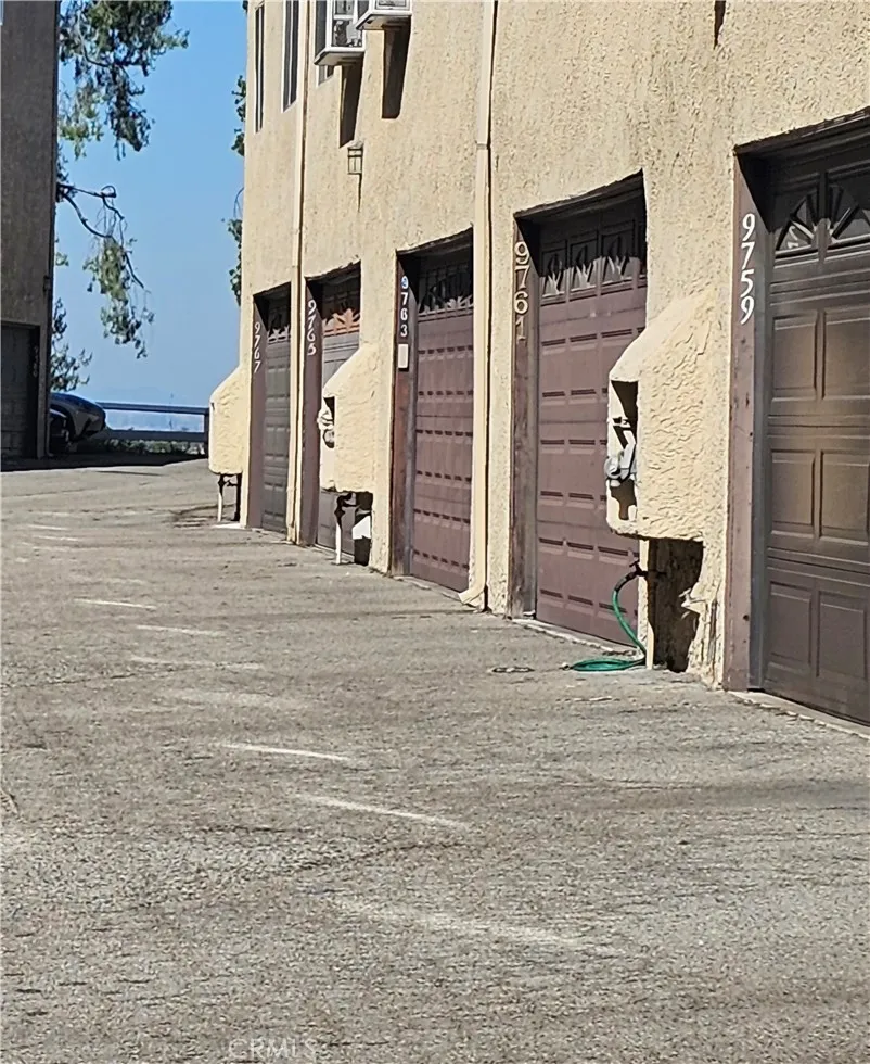 Additional image 49 of 9759 Via Roma, Burbank, CA 91504