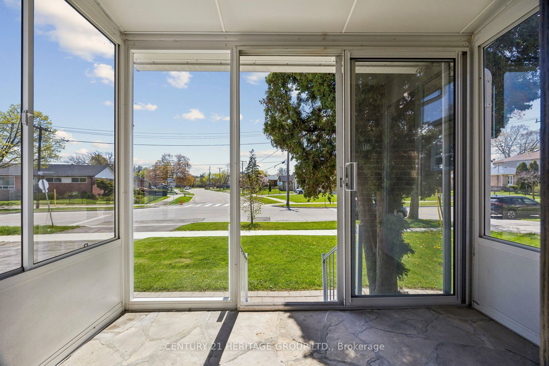 Additional image 5 of 40 Amaron Avenue, Toronto, ON, M9V 1Z1