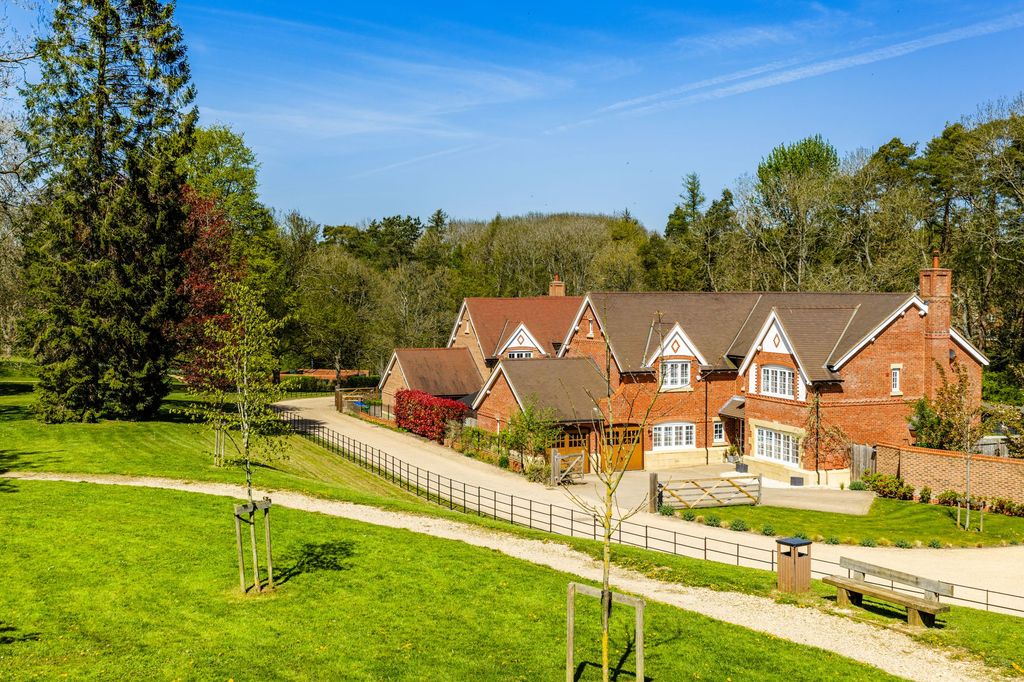 Additional image 33 of 6 bed detached house for saleEarls Farm Way, Towcester NN12