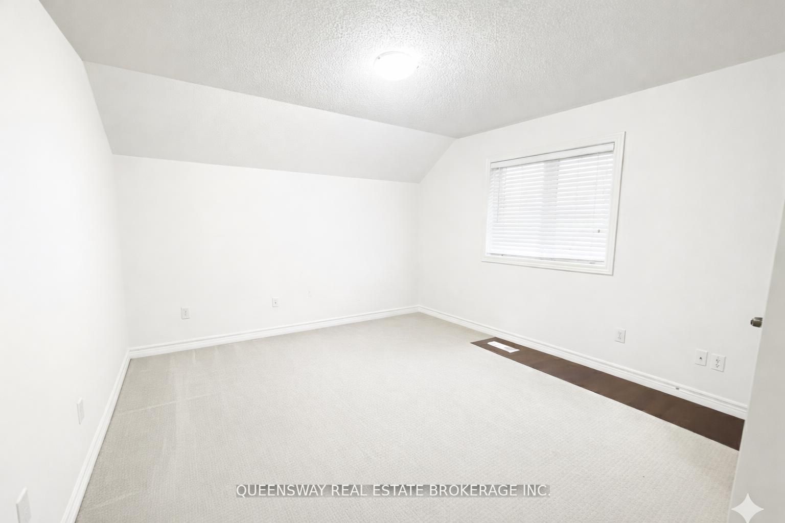 Additional image 3 of 1-271 Ryerson Crescent, Oshawa, ON, L1G 8B7