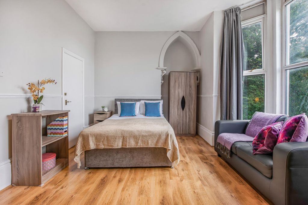 Additional image 2 of 1 bed terraced house to rentVinery Road, Leeds LS4