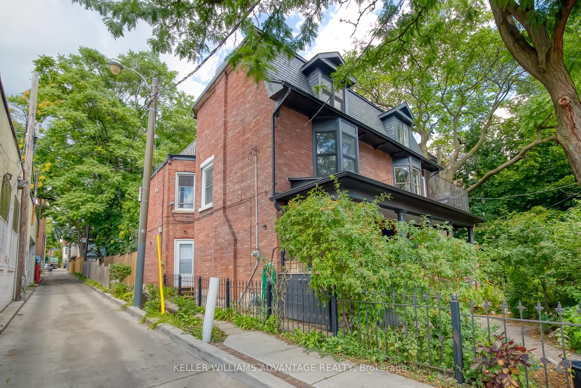 Additional image 2 of 254A Carlton Street, Toronto, ON, M5A 2L4