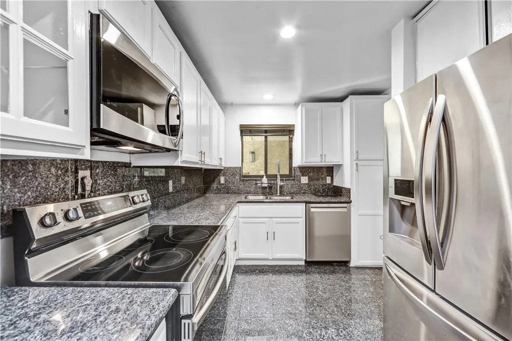 Additional image 13 of 1900 Vine Street Unit 212, Los Angeles, CA 90068
