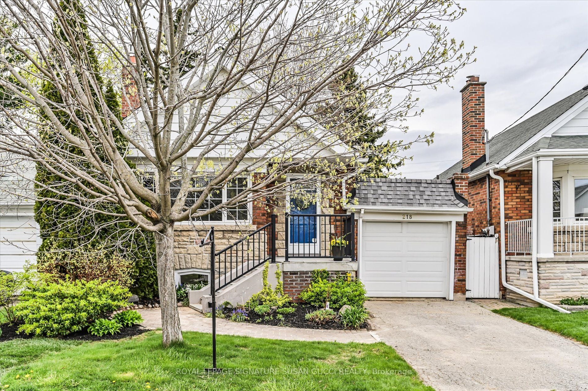 218 Glenwood Crescent, Toronto, ON, M4B 1K4