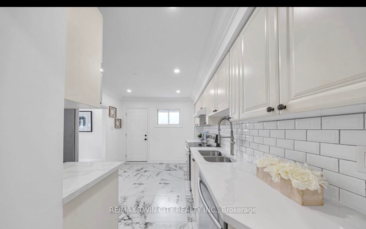 Additional image 5 of 962 Midland Avenue, Toronto, ON, M1K 4G3
