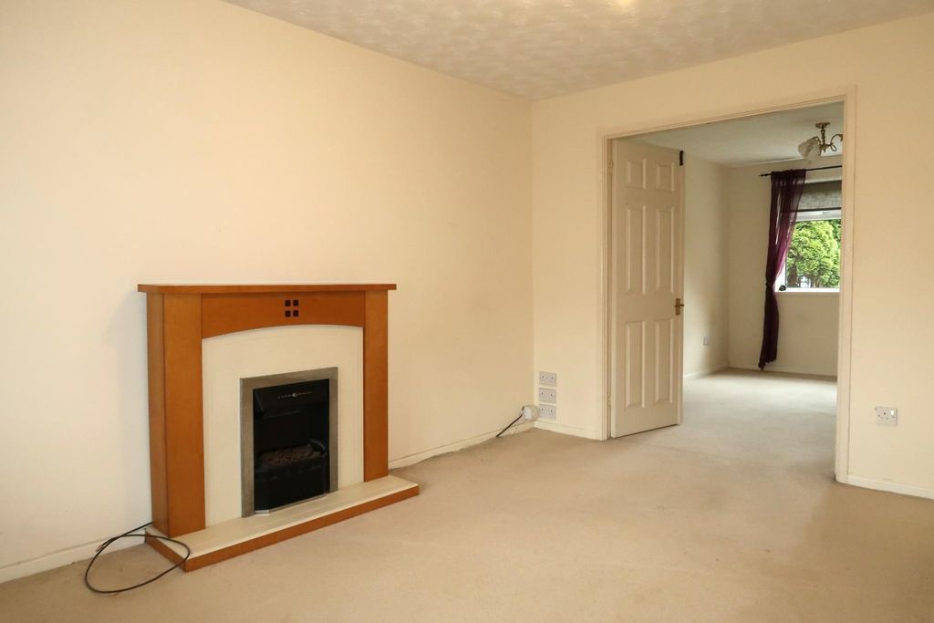 Additional image 3 of 4 bed property to rentSpencer Drive, Llandough, Penarth CF64