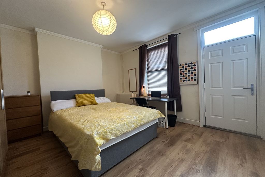 4 bed shared accommodation to rentCity Road, Dunkirk NG7 photo 4