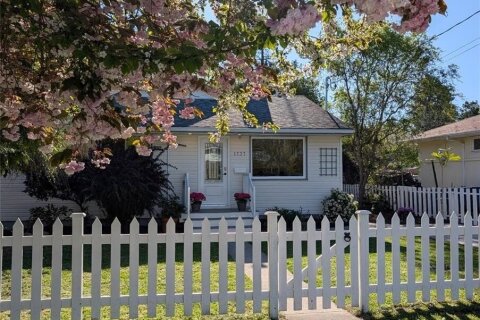 Additional image 8 of 1737 Amphion Street, Victoria, BC, V8R 4Z8