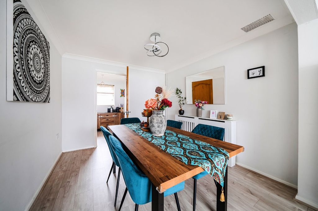 Additional image 15 of 3 bed semi-detached house for saleHurst Road, Near Burnham, Berkshire SL1