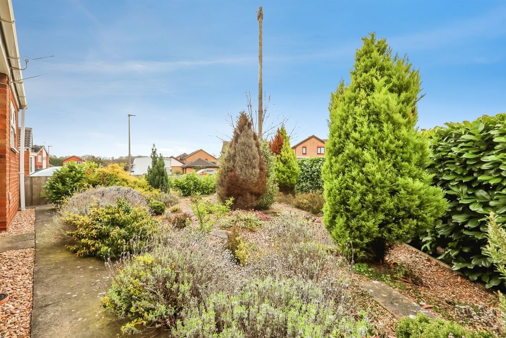 Additional image 9 of 2 bed detached bungalow for saleBlackthorn Close, Scunthorpe DN15