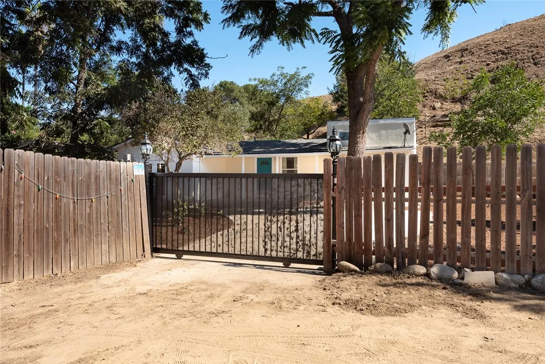 Additional image 92 of 10416 Clybourn Avenue, Shadow Hills, CA 91040