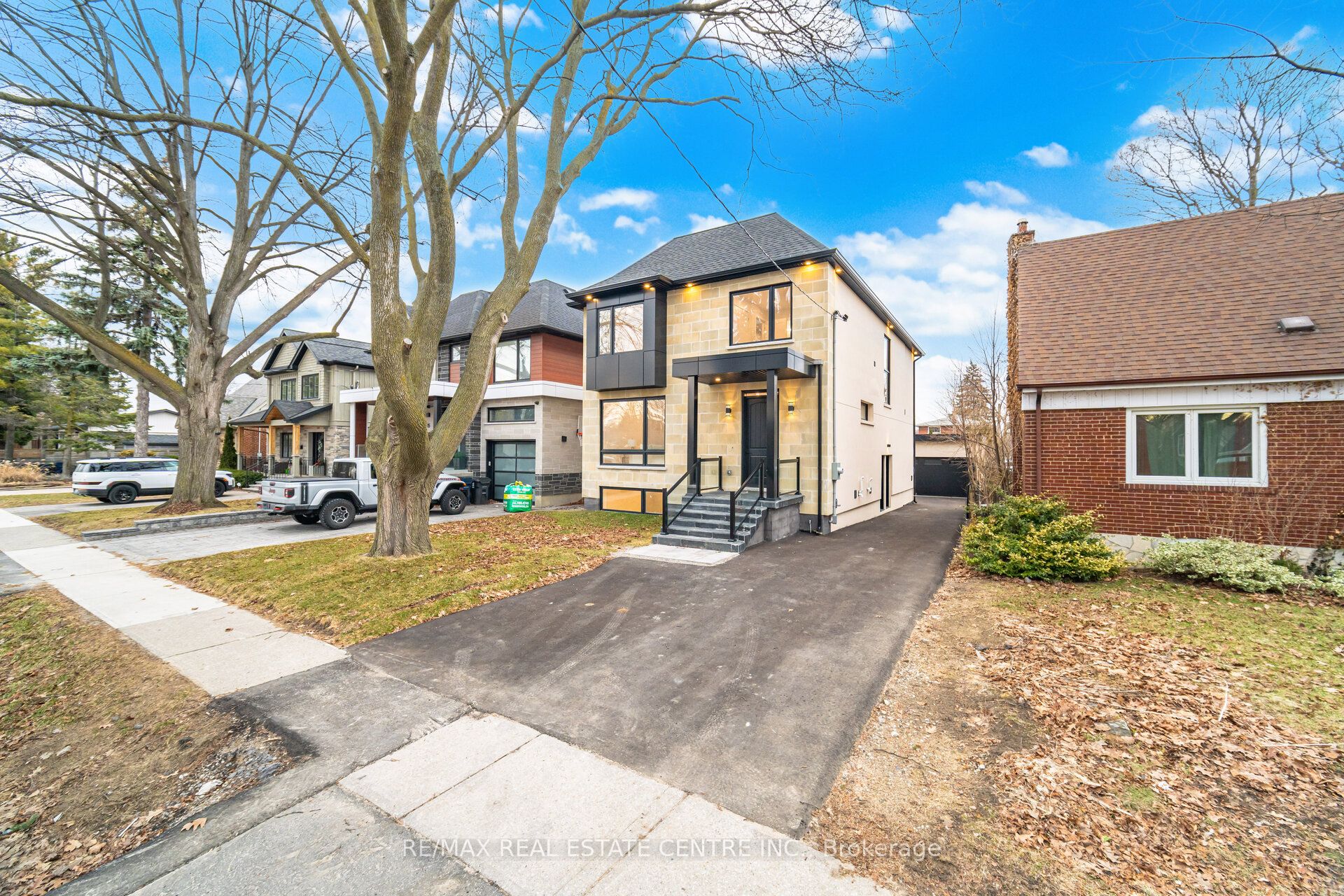 Main-11 Bentley Drive, Toronto, ON, M8Z 3L9
