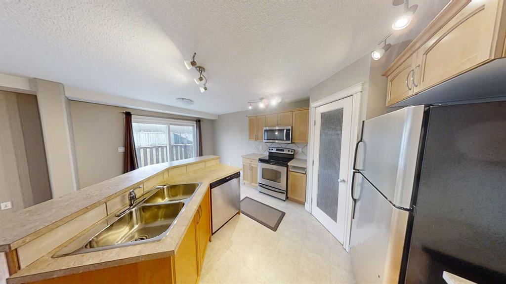 Additional image 3 of 9062 131 Avenue, Grande Prairie, AB, T8X0A9