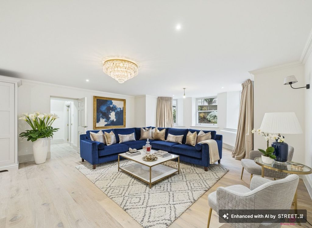 Additional image 4 of 3 bed flat for saleLondon Road, Cheltenham GL52