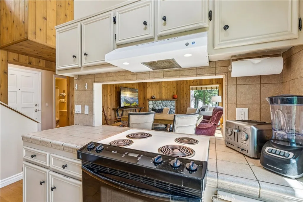 Additional image 10 of 27821 Peninsula Dr N Unit 315, Lake Arrowhead, CA 92352