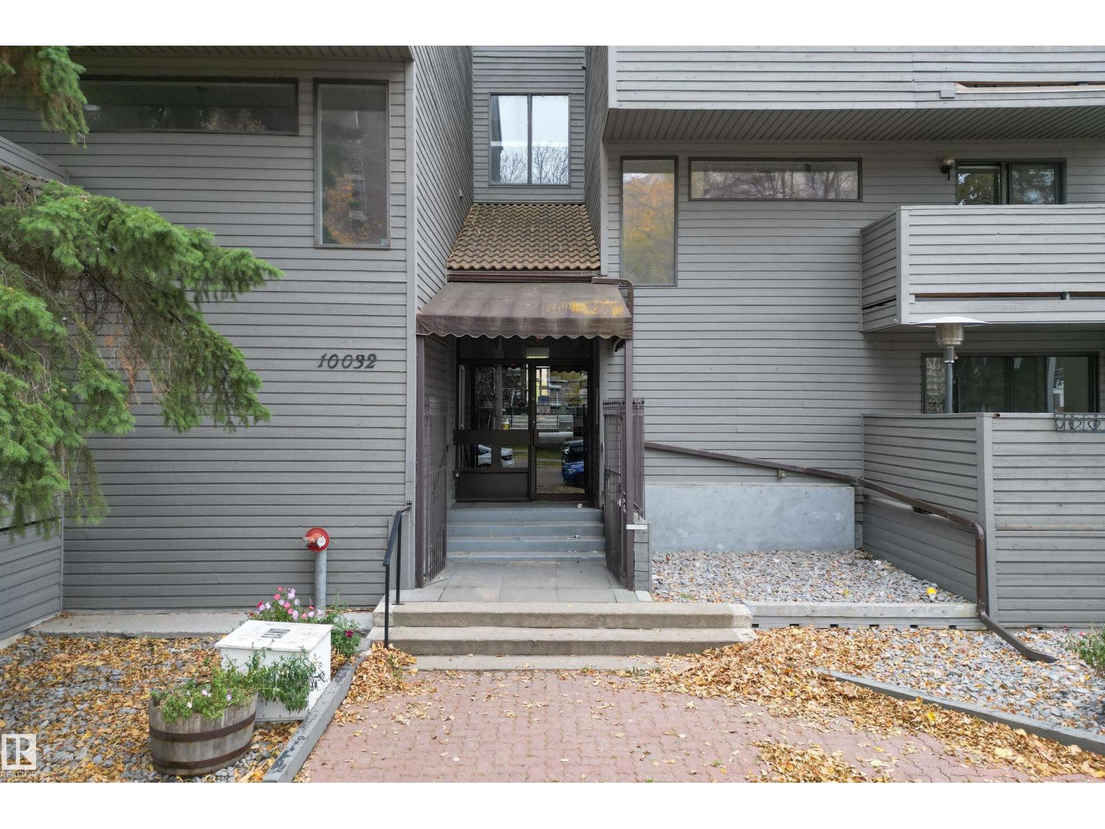 1-10032 113 Street NW, Edmonton, AB, T5K1N8
