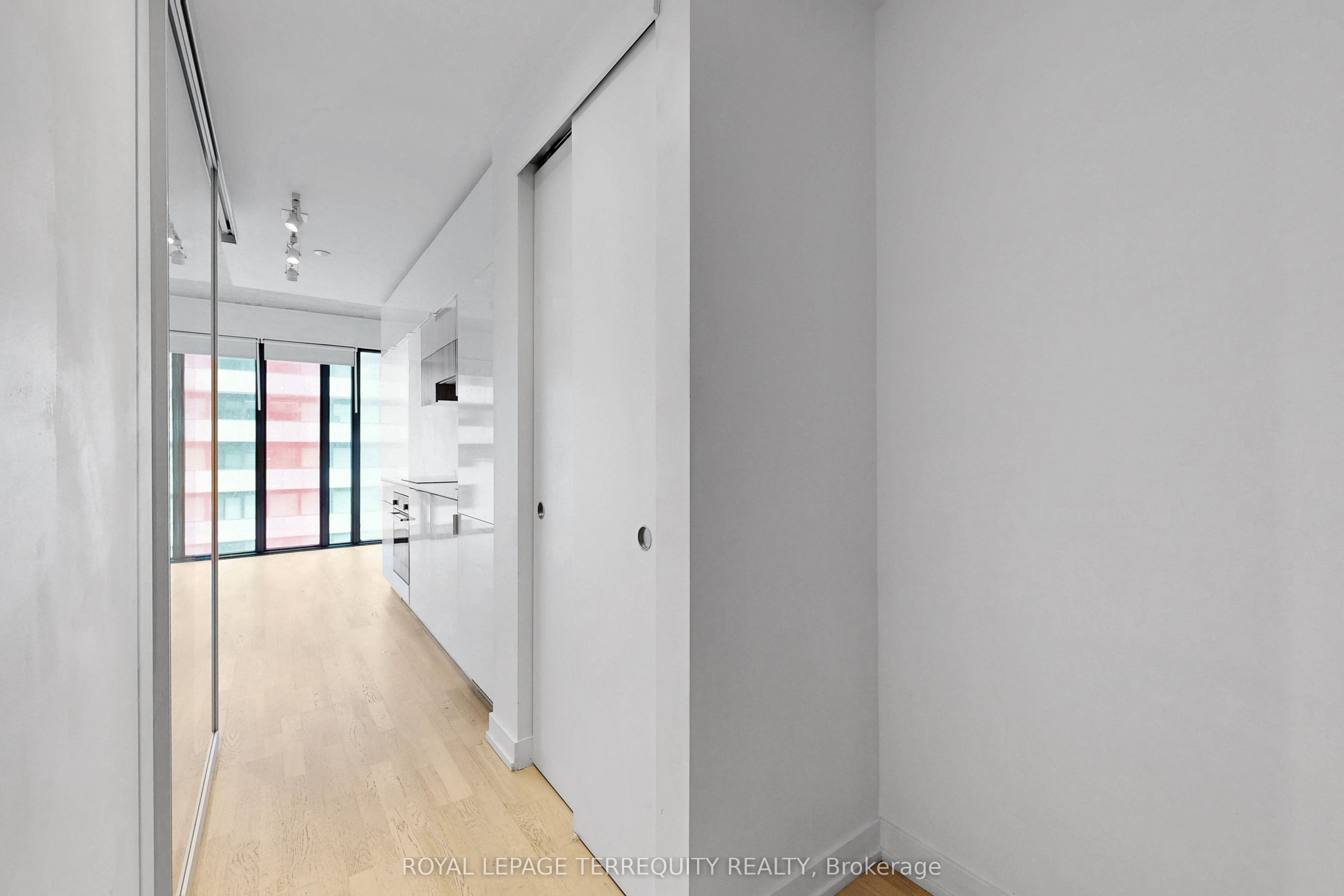 Additional image 4 of 2802-185 Roehampton Avenue, Toronto, ON, M4P 0C6