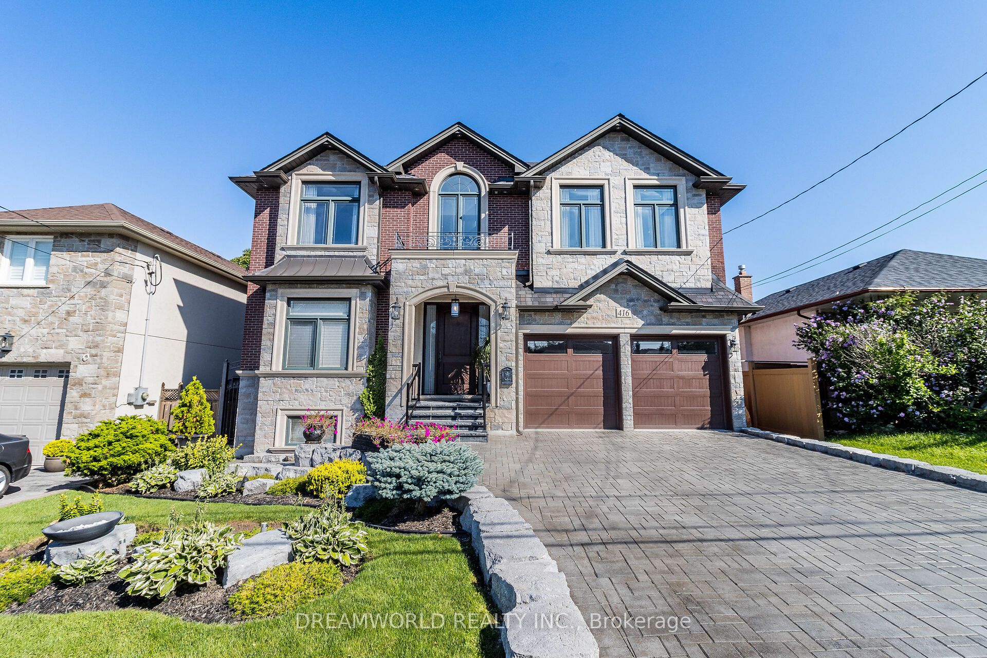 416 Rustic Road, Toronto, ON, M6L 1W9