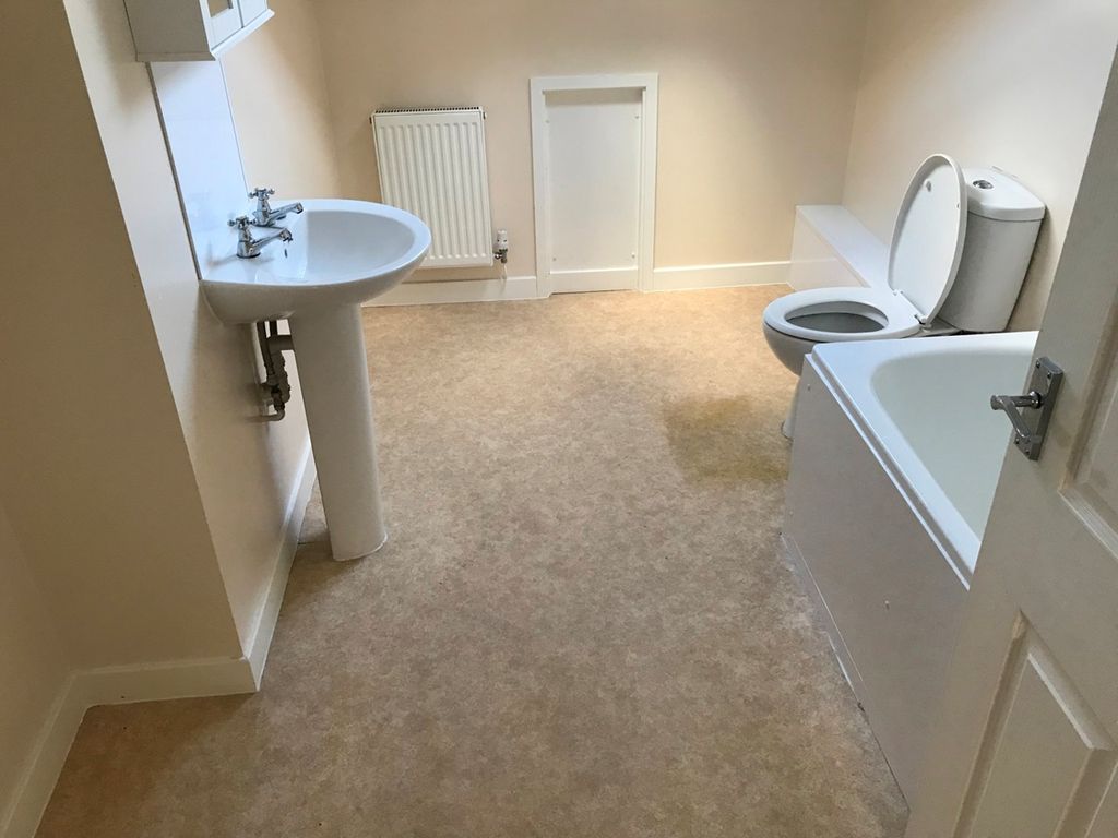 Additional image 10 of 3 bed flat to rentDimond Street, Pembroke Dock SA72