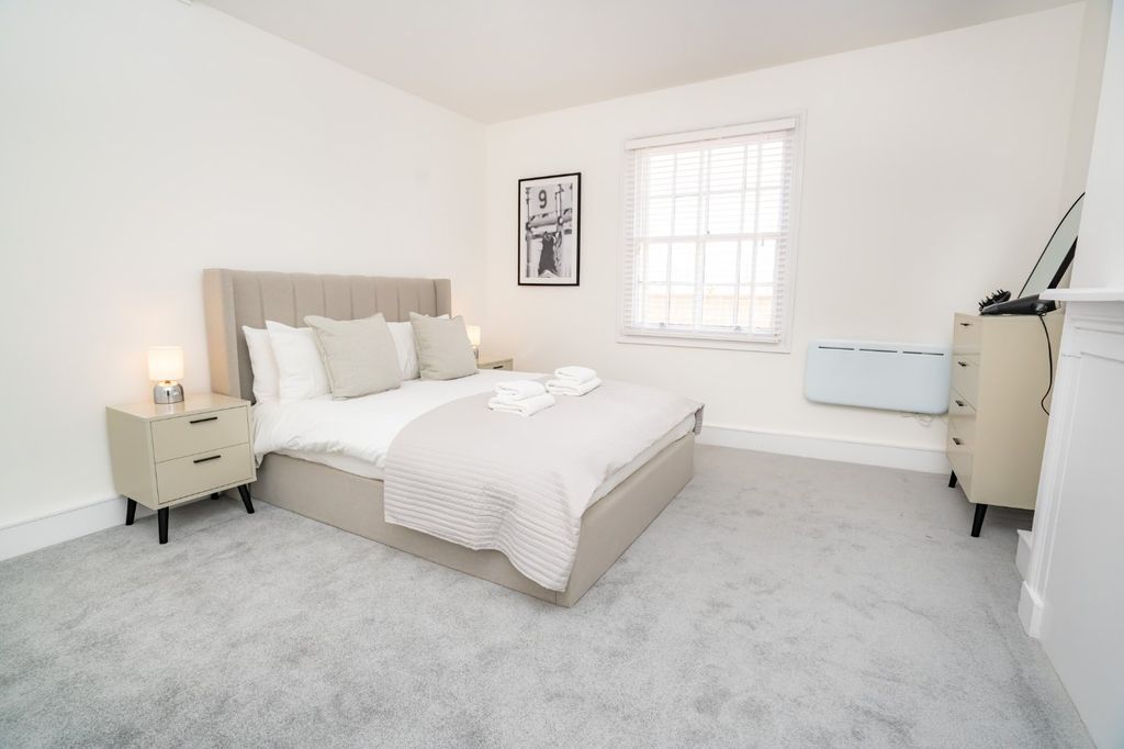Additional image 21 of 5 bed flat for saleGrosvenor Street, Cheltenham, Gloucestershire GL52