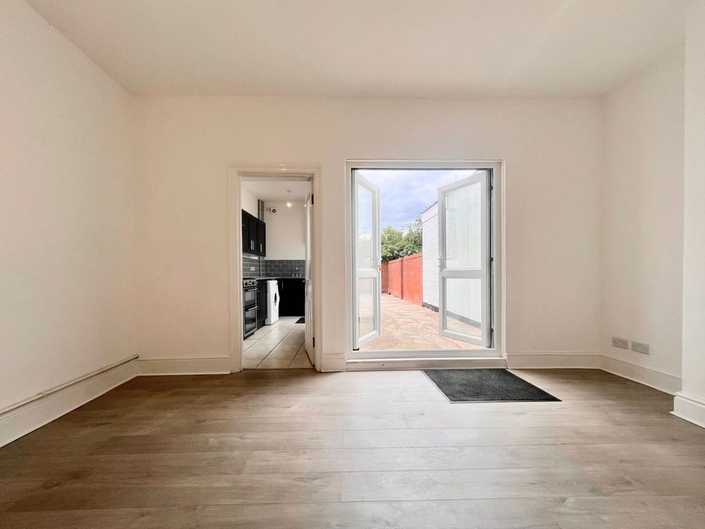 Additional image 9 of 3 bed terraced house to rentColne Street, Newport NP19