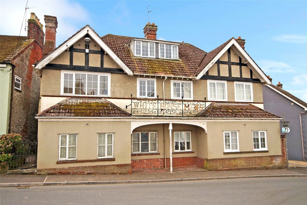 2 bed flat to rentDorchester Road, Maiden Newton, Dorchester, Dorset DT2