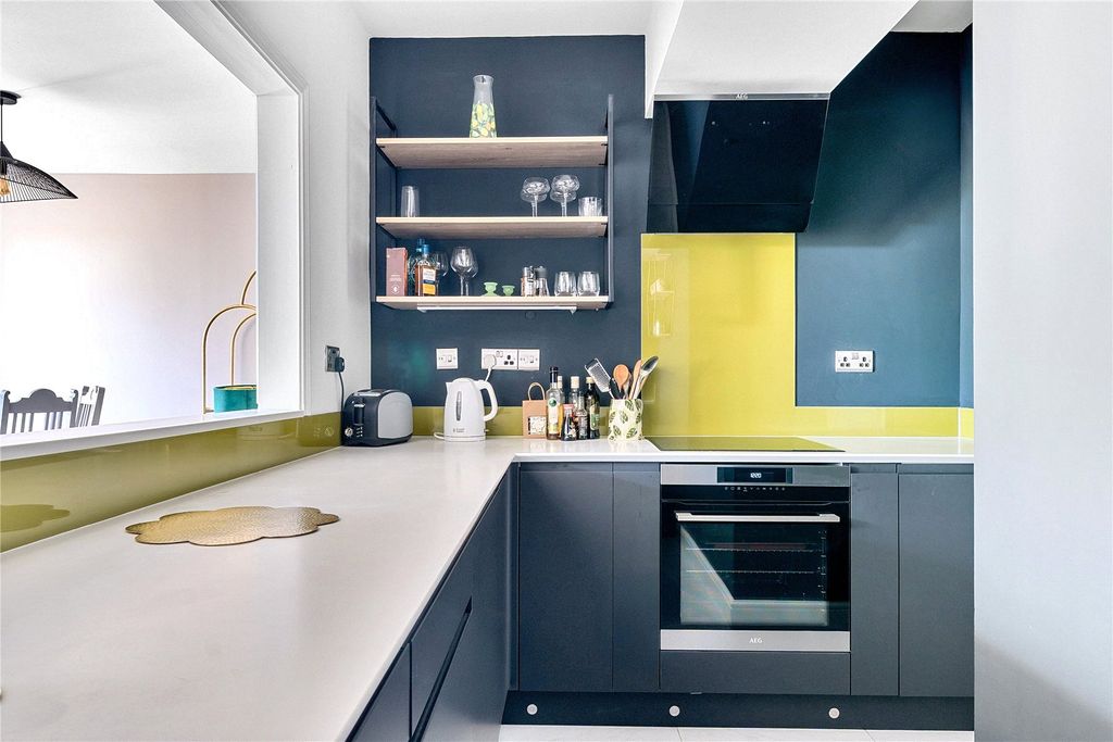 Additional image 9 of 2 bed flat to rentOld Mill Close, St Leonards, Exeter EX2