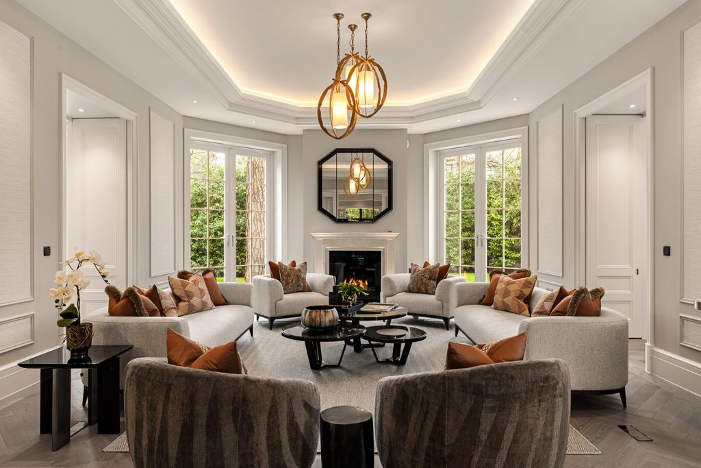 Additional image 6 of 6 bed property for saleEast Road, St George’S Hill, Surrey KT13