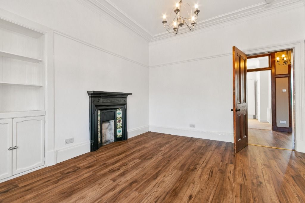 Additional image 3 of 2 bed flat to rentGlasgow Road, Dumbarton, West Dunbartonshire G82