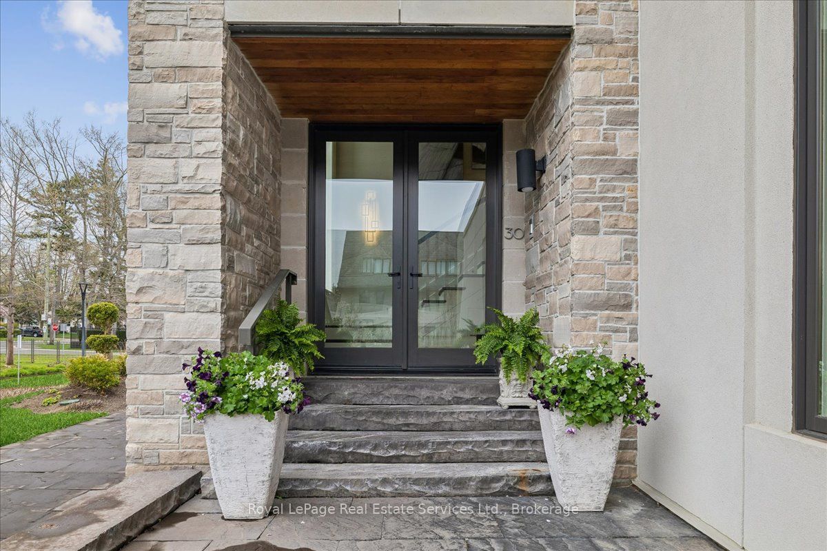 30-10 Maple Grove Drive, Oakville, ON, L6J 0E1