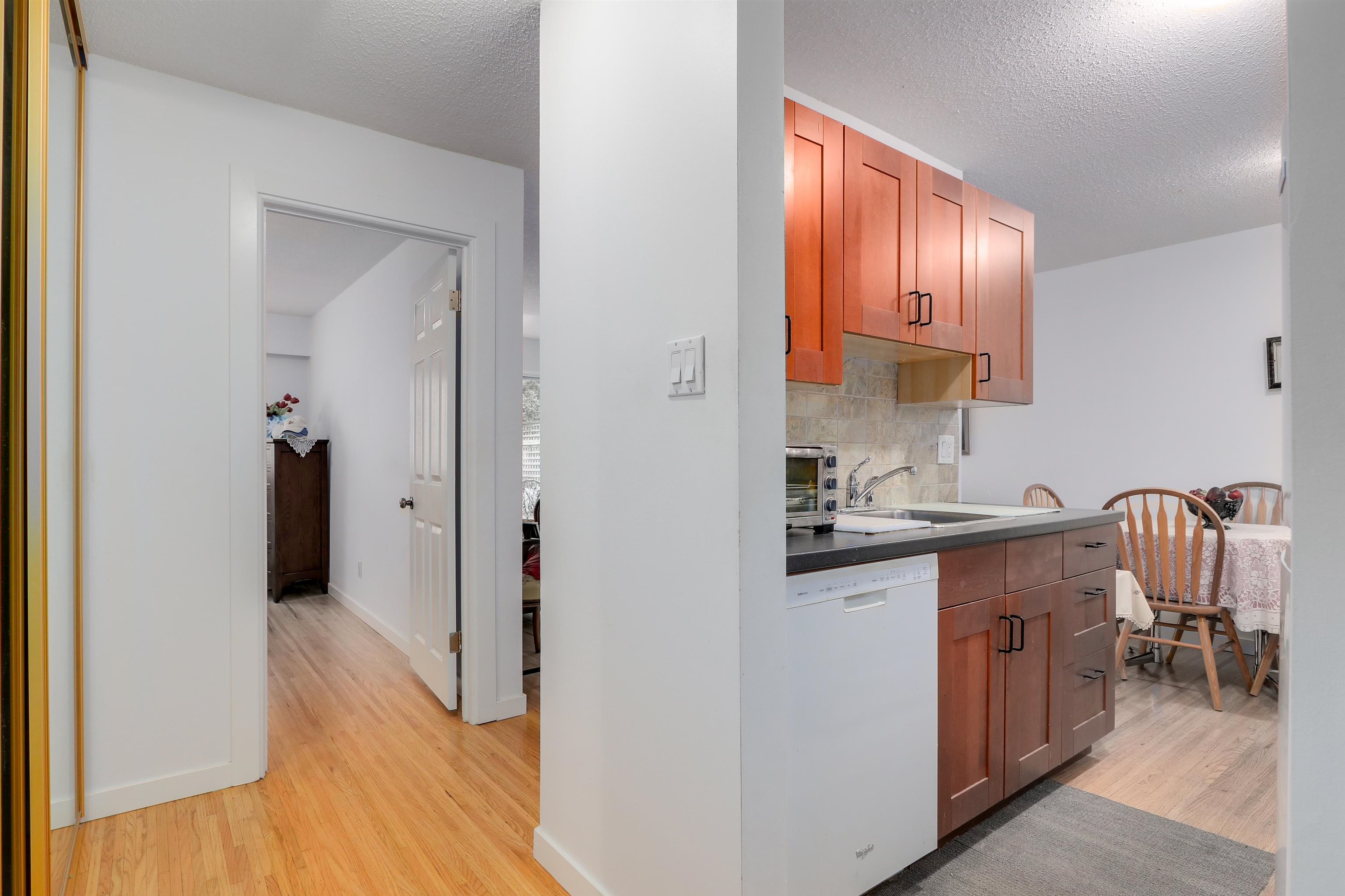 Additional image 6 of 104-135 21st Street W, North Vancouver, BC, V7M 1Z2