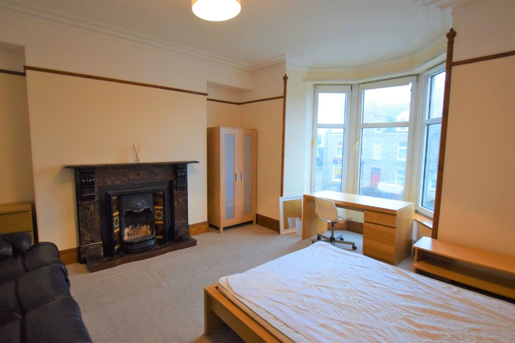 5 bed flat to rentKing Street, Old Aberdeen, Aberdeen AB24