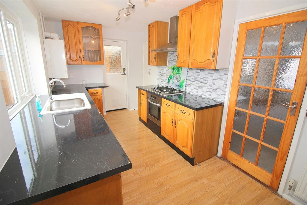 Additional image 4 of 3 bed semi-detached house to rentDolphin Close, Plymstock, Plymouth PL9