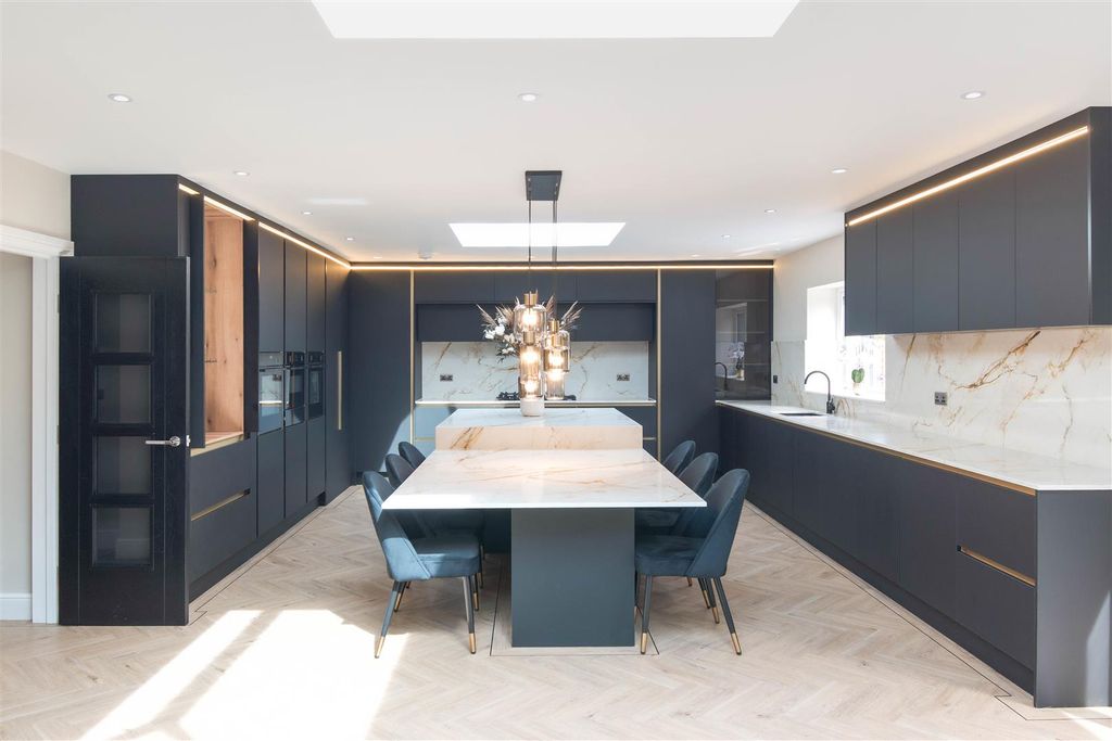 Additional image 11 of 5 bed detached house to rentLichfield Road, Four Oaks, Sutton Coldfield B74