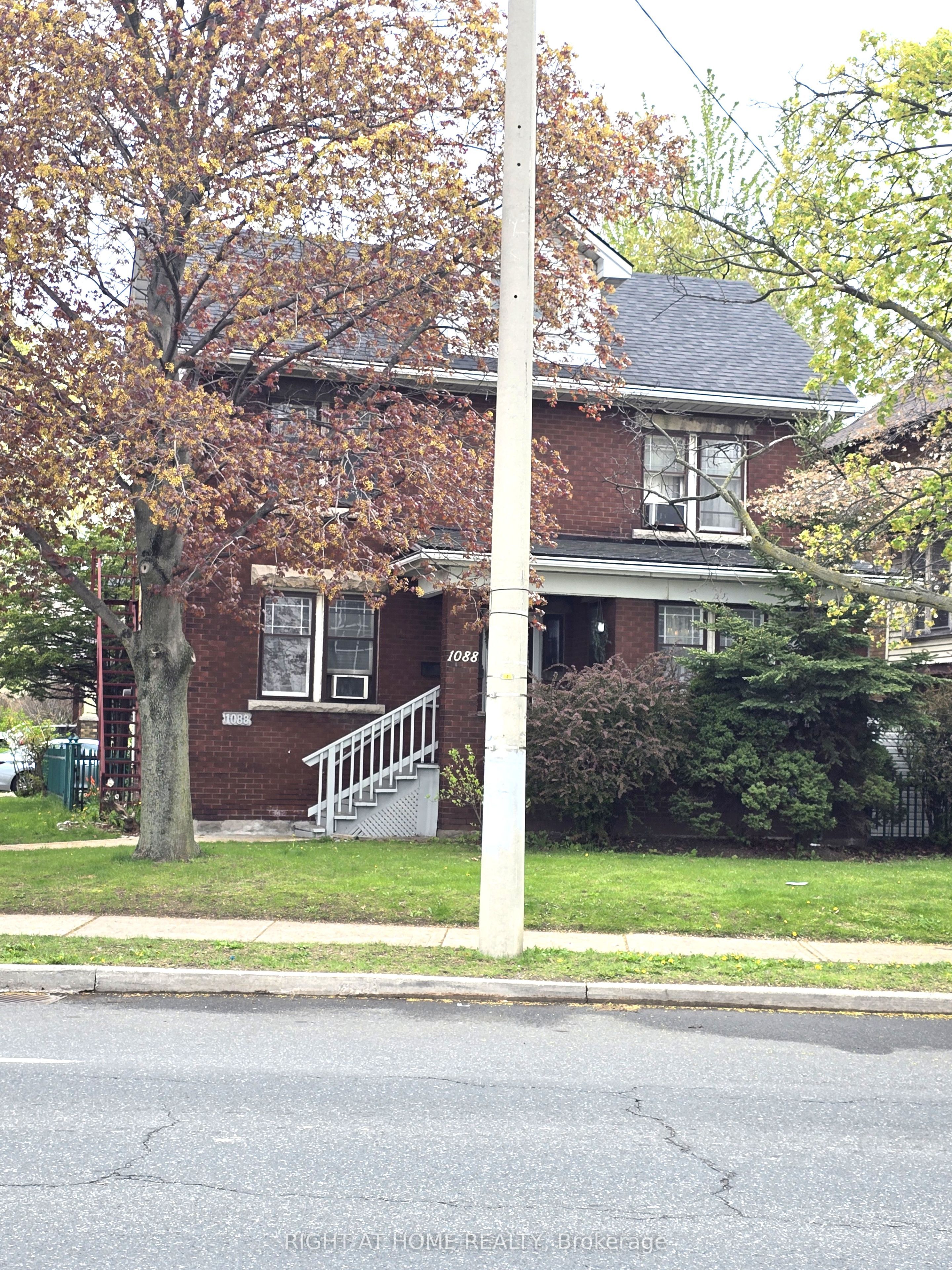 1088 King Street E, Hamilton, ON, L8M 1E3
