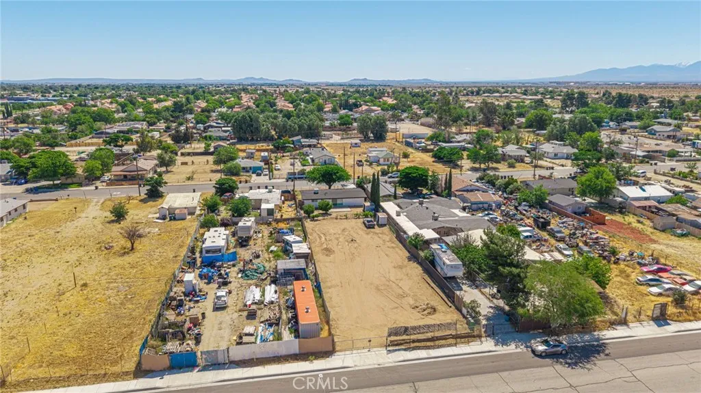 43253 6th St E, Lancaster, CA 93535