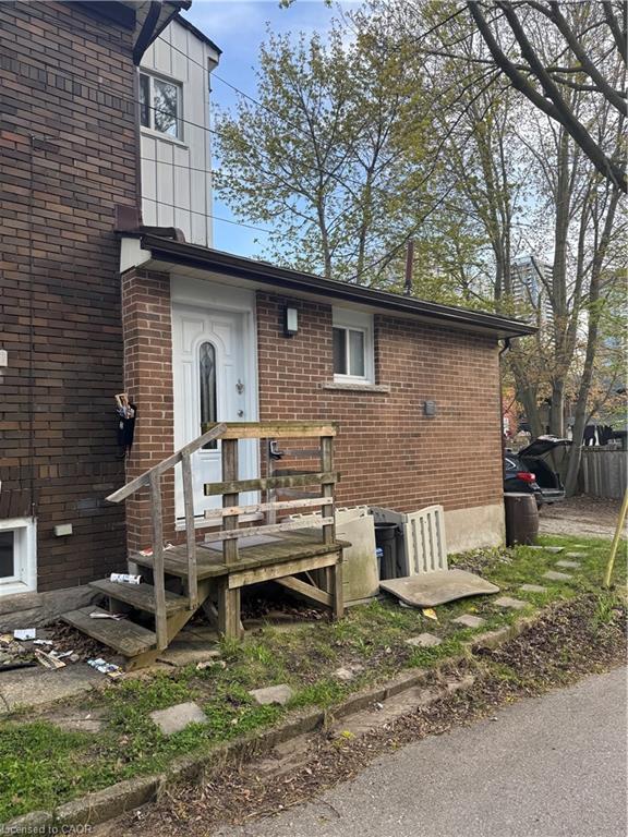 61-61 Waterloo Drive, Kitchener, ON, N2H 3V1