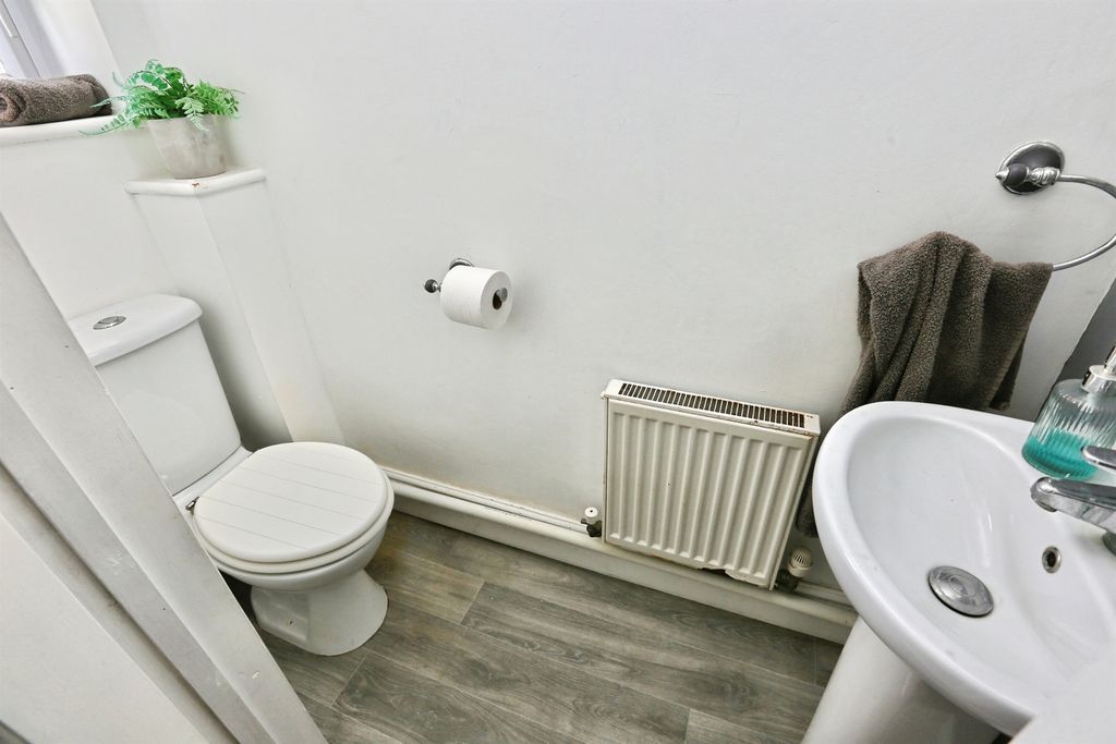 Additional image 6 of 3 bed semi-detached house for saleSpring Close, Fair Oak, Eastleigh SO50