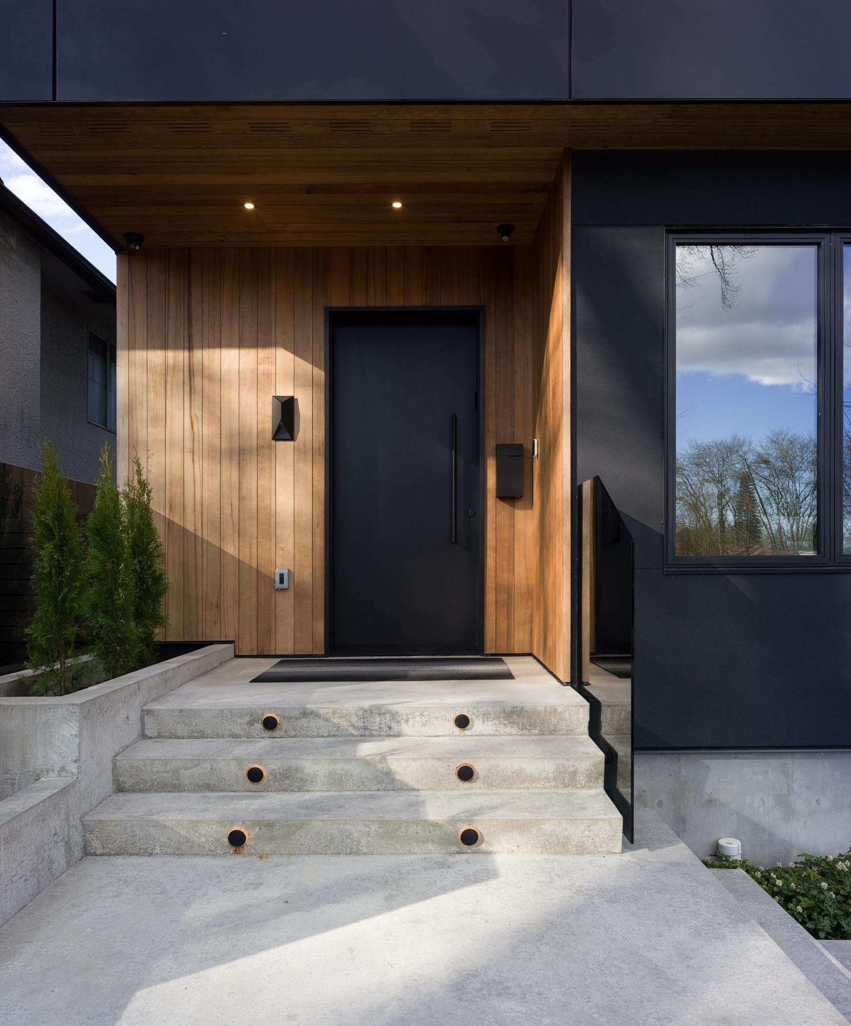 Additional image 3 of 91 40th Avenue E, Vancouver, BC, V5W 1L3
