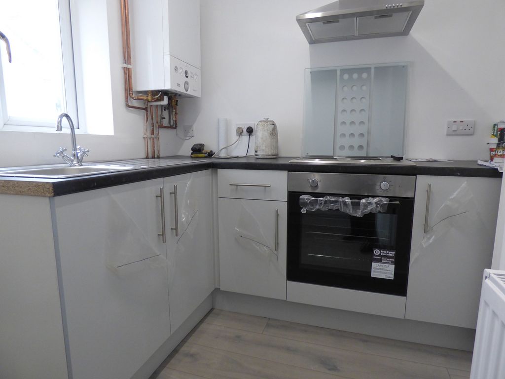 Additional image 2 of 2 bed flat to rentMaesteg Road, Tondu, Bridgend . CF32