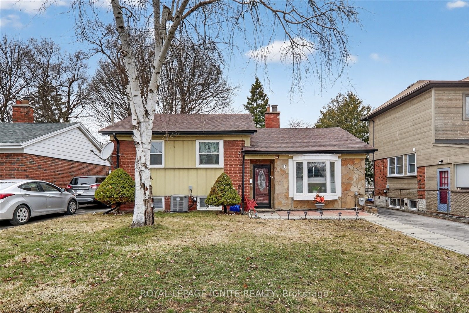16 Vankirk Road, Toronto, ON, M1P 1M7