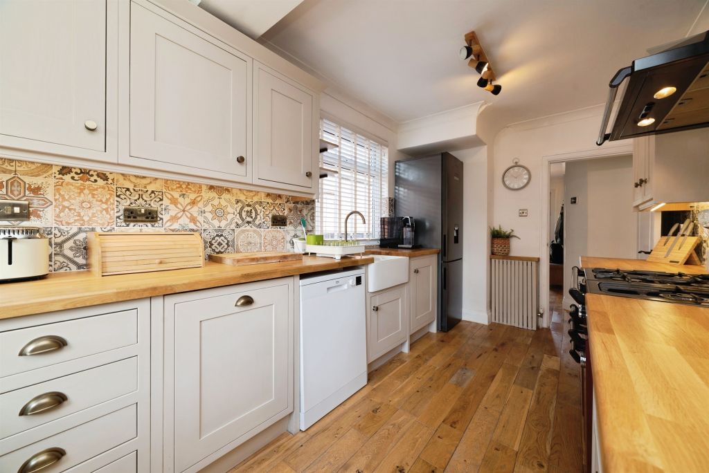 Additional image 8 of 3 bed semi-detached house for saleKingtree Avenue, Cottingham HU16