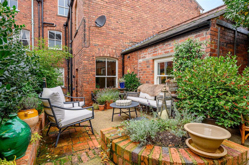 Additional image 22 of 4 bed town house for saleAlbemarle Road, York YO23