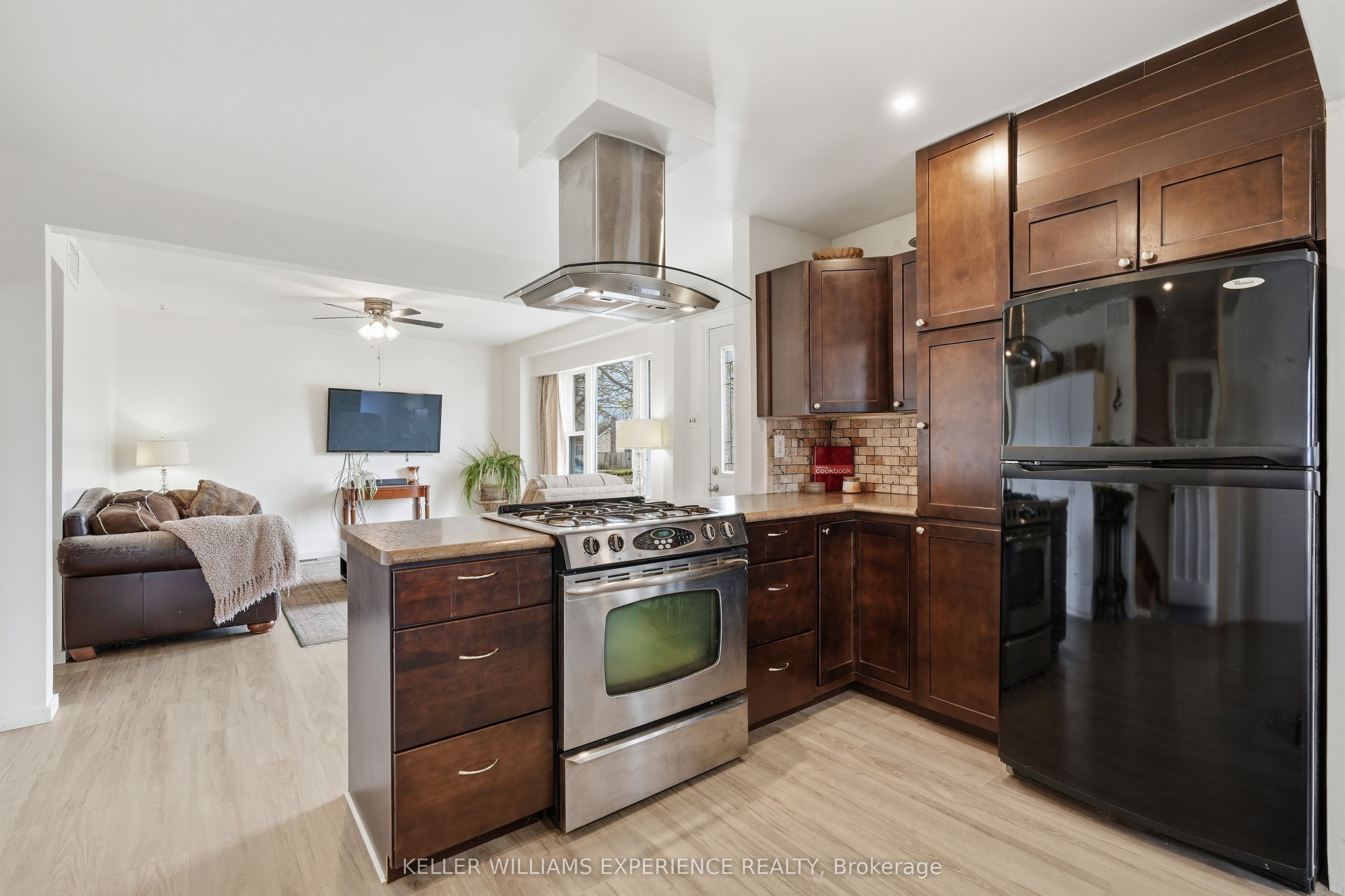 Additional image 5 of 98 Donald Street, Barrie, ON, L4N 1E3