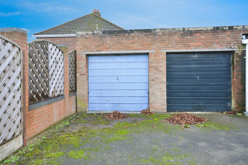 Additional image 14 of 2 bed flat for saleAncaster Court, Scunthorpe DN17
