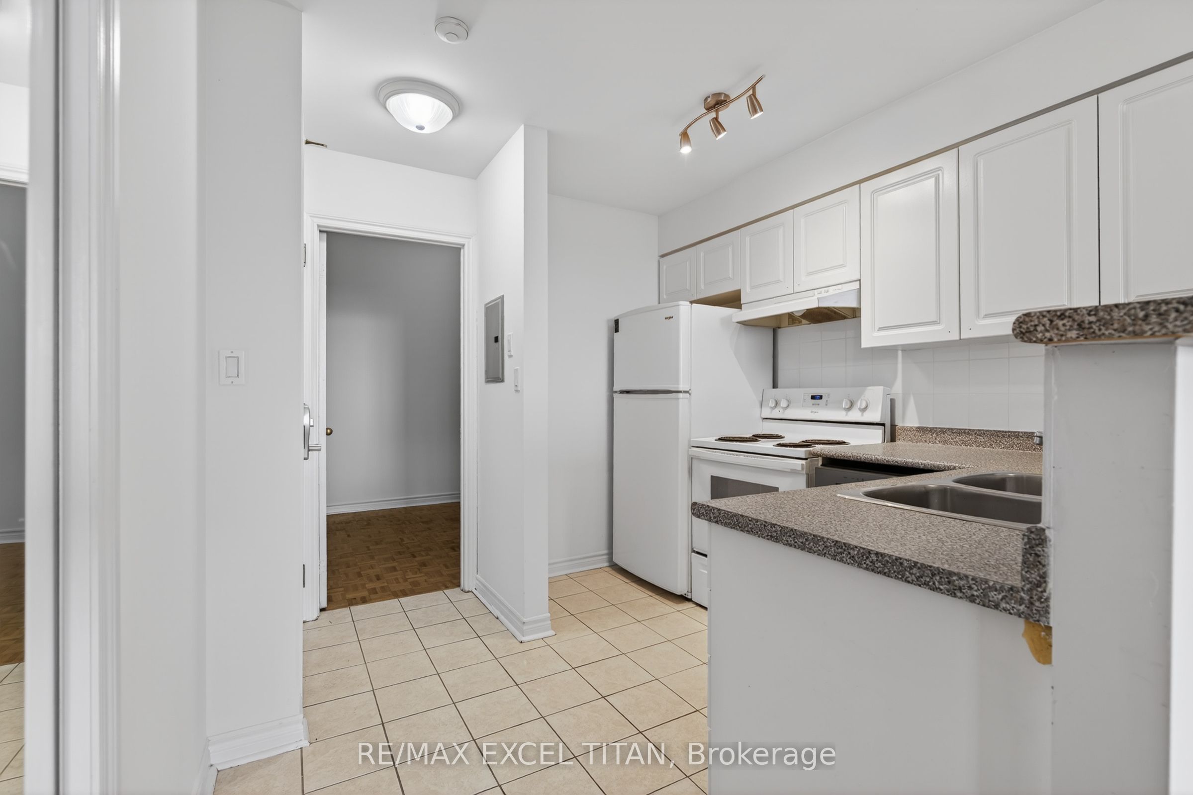 Additional image 4 of 404-1401 Dupont Street, Toronto, ON, M6H 2B1