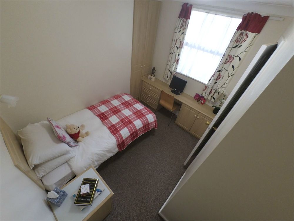 Additional image 7 of 17 bed property to rentRoyal Terrace, Barrack Road, Northampton NN1